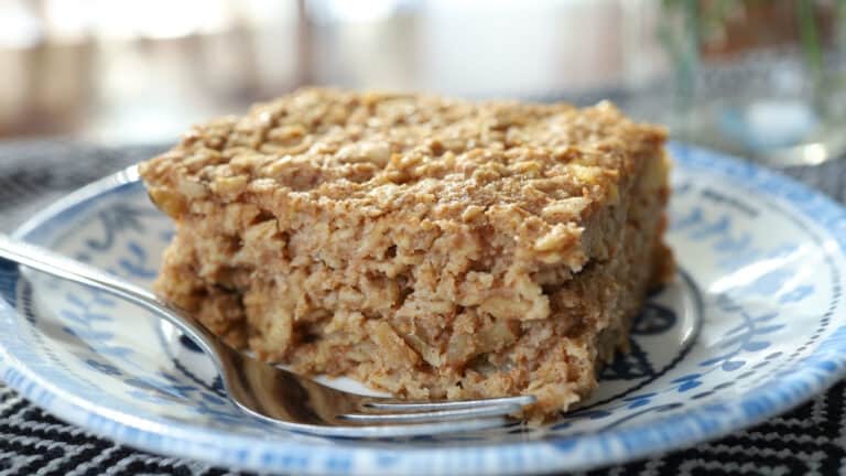 Baked Apple Cinnamon Oatmeal